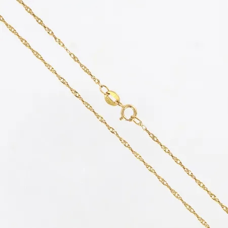 Kedja Singapore 53,5cm, bredd 1mm, 21K.  Vikt: 2,4 g