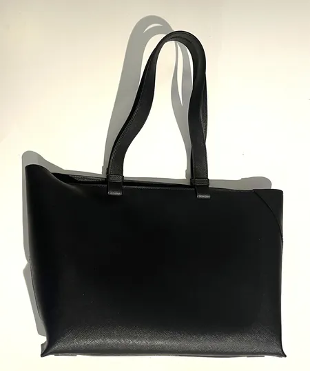Handväska Calvin Klein Sofie medium Black nyskick med dustbag och kvitto, höjd 24cm, längd 28cm  Vikt: 0 g