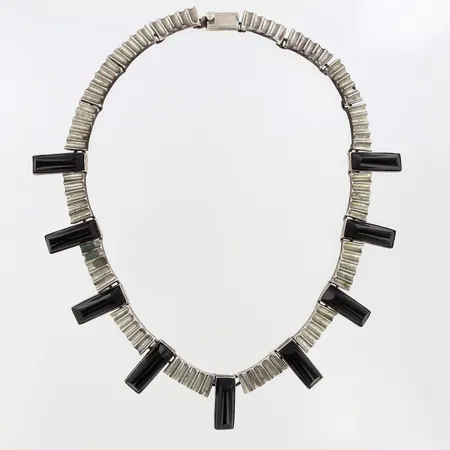 Collier halvstelt med svarta stenar, 44cm, bredd: 10-25mm, missfärgning finns, silver Mexico 925/1000 Vikt: 131,1 g