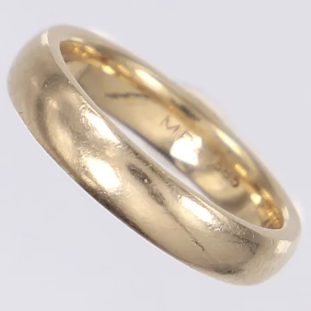Ring slät stl 19½ bredd 5mm gravyr 14K Vikt: 7,8 g