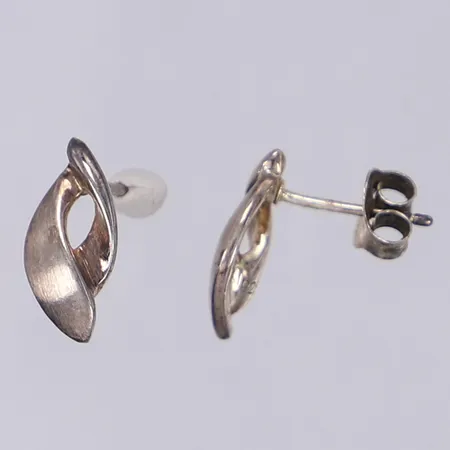 Ett par örhängen 15x7mm saknar en snurrebuss silver 925/1000  Vikt: 2 g