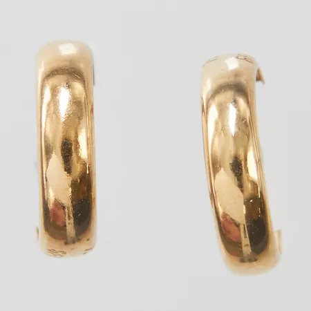 Ett par örhängen creoler, Ø 10mm, bredd 3mm, skeva, 18K Vikt: 0,5 g