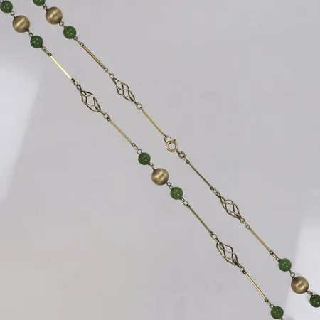 Collier med gröna stenar och kulor, längd 74cm, bredd 1-8mm, en sten saknas, 8K Vikt: 16,4 g