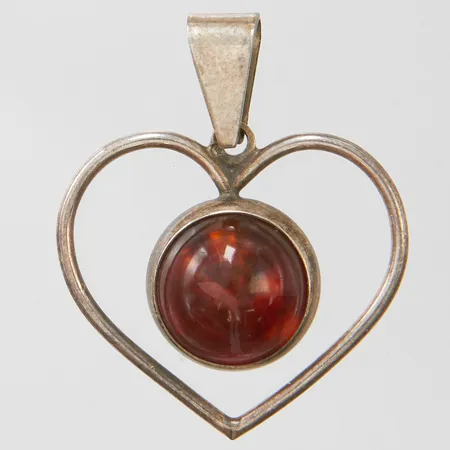Hänge bärnsten, längd ca 30mm, bredd 25mm, Mema, 925/1000 silver, bruttovikt: 2,2g.