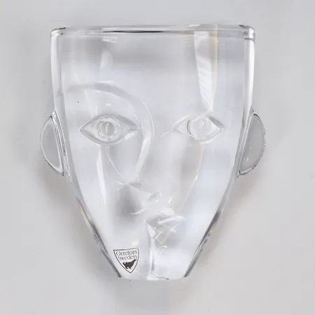 Figurin i kristall Martti Rytkönen för Orrefors modell: Ramses, höjd 12 cm, etikettmärkt, botten med repa  Skickas med postpaket.