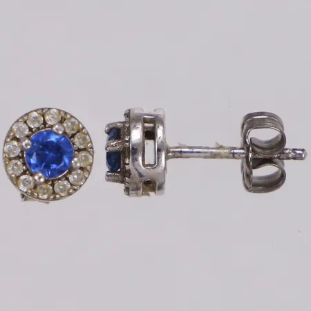 Ett par örhängen med blå och vita stenar, Ø6,7mm, en snurrebuss i vitmetall, silver 925/1000 Vikt: 1,5 g