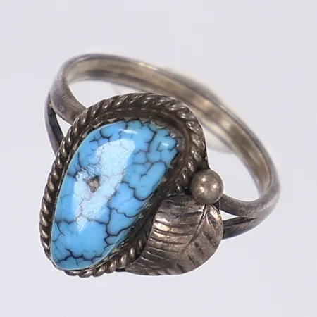 Ring med turkos sten stl 18½ bredd 2-17mm silver 830/1000 Vikt: 3,7 g