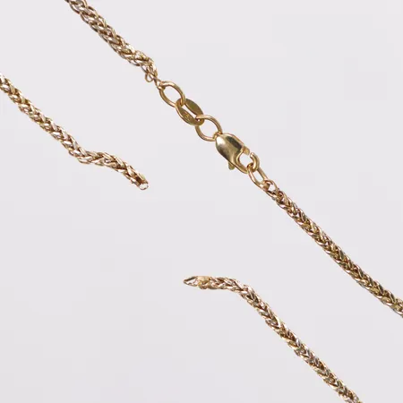 Kedja ca 53,5cm, defekt av, 18K  Vikt: 4,5 g