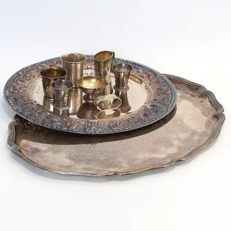 Diverse silver, gravyrer, 830/1000 silver Vikt: 2642,5 g