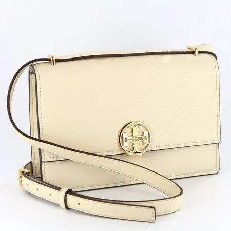 Axelremsväska Tory Burch, modell Miller, färgen light cream, med guldfärgade beslag, 24x17,5x8cm, fint skick, inga tillbehör