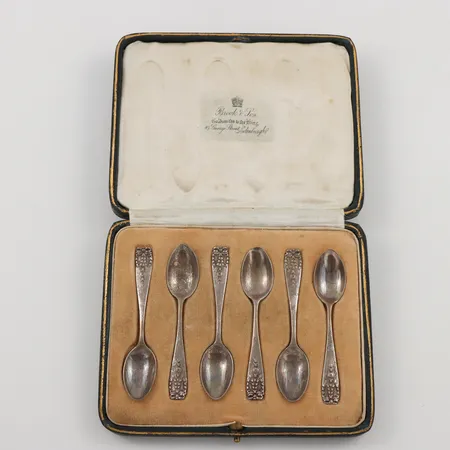 6 Moccaskedar, 9cm, tillhörande schatull, 830/1000 silver, 39,6g.