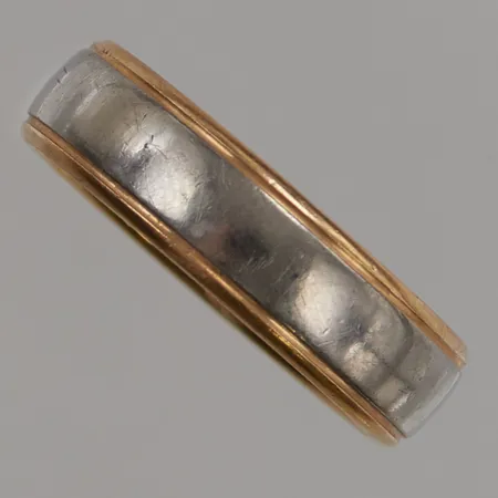 Ring Ø19½, bredd:6mm, gravyr, 18K/Palladium500 8,2g. 