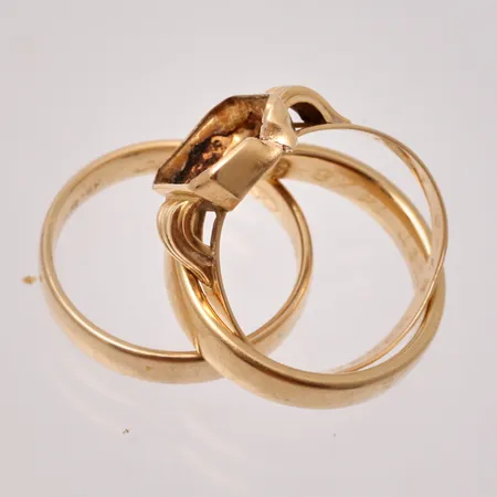 Diverse defekt guld, 18K, vikt 14,58g.