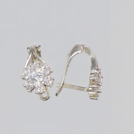 Ett par Örhängen med vita stenar 8x12mm silver 925/1000 Vikt: 1,5 g