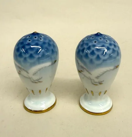 2 saltkar, Blå Måsen, Bing & Gröndahl, Danmark, höjd 7,5cm, porslin