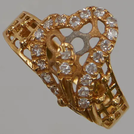 Ring Ø18, bredd:12mm, vita stenar, 21K 4,0g.