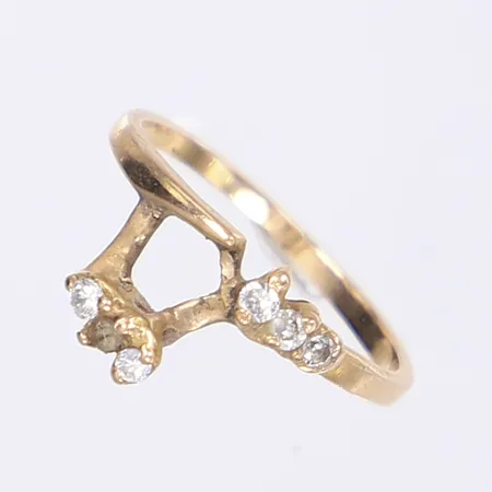 Ring med vita stenar stl 17¼ bredd 1-11mm repig 14K  Vikt: 2,2 g