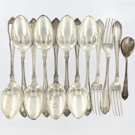 Diverse Bestick, 8 skedar, 3 gafflar, 1 sockerströare, danskt silver 830/1000 Vikt: 607,8 g