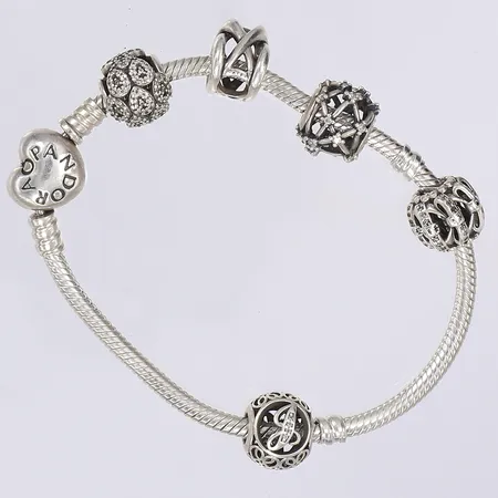 Armband Pandora med fem berlocker 18cm bredd 3mm silver 925/1000  Vikt: 24 g