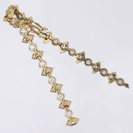 Armband med vita stenar defekt 18K Bruttovikt: 23,8g Vikt: 23,8 g