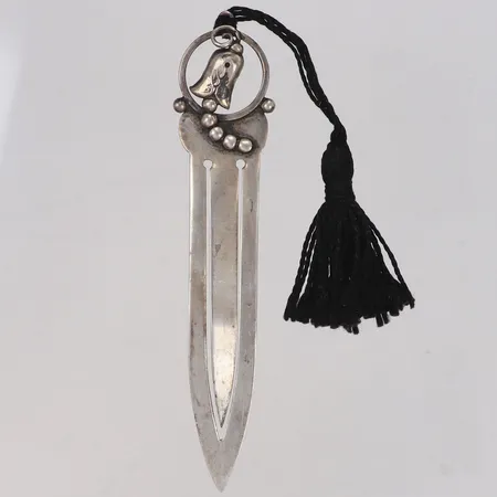 Bokmärke, längd 10cm, bucklor, 830/1000 silver Vikt: 10,2 g