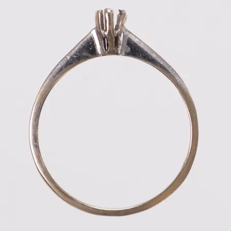 Ring stl 17¾, defekt saknar sten, vitguld, 18K  Vikt: 1,6 g
