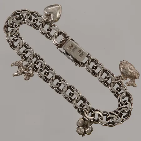 Armband Bismarck med berlocker, 19,5cm, bredd:9mm, 830/1000 Silver 22,9g.