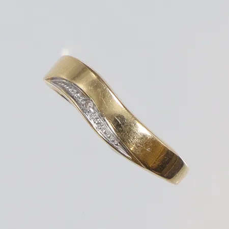 Ring tvåfärgad med diamant 1xca0,005ct stl 16½ bredd 1-4mm 18K Vikt: 1,2 g