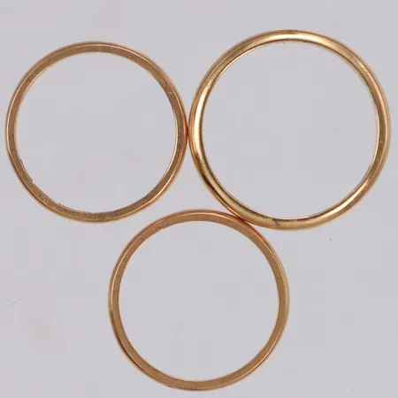 3 Ringar, gravyr, 18K  Vikt: 10,3 g