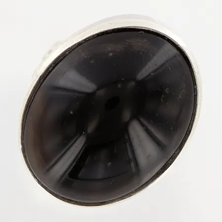 Ring med sten stl 14¼, justerbar skena, bredd: 4-25mm, silver 925/1000, repor på sten Vikt: 14,4 g
