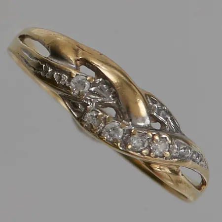 Ring Ø18, bredd:6mm, vita stenar, 14K 1,5g.