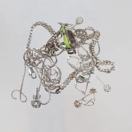 Diverse silver delvis med defekter och stenar silver 925/1000 Vikt: 29,3 g