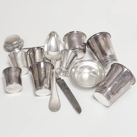 Diverse silver, gravyrer, slitage, 830/1000 silver, bruttovikt: 426,3g.