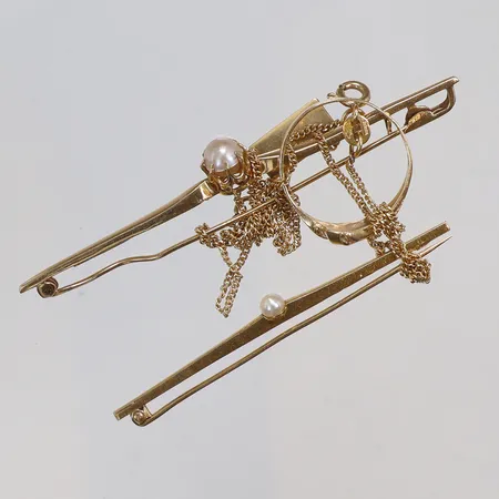 Diverse guld med pärlor, delvis små defekter 18K Vikt: 9,7 g