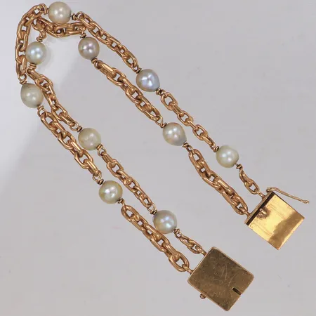 Armband med odlade pärlor Ø6-6,5mm, längd 19,5cm, bredd 12,7mm, skador på pärlor, 18K  Vikt: 23,8 g