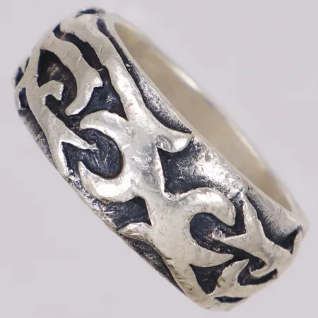 Ring med mönster, stl 22, bredd 11,2mm, repor, silver 925/1000 Vikt: 23,4 g