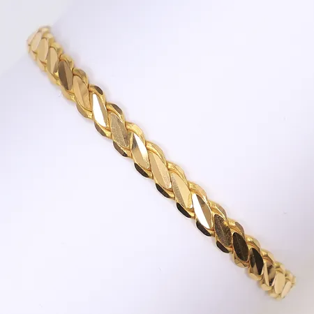 Armring Ø63mm något ojämn i formen 22K Vikt: 19,8 g