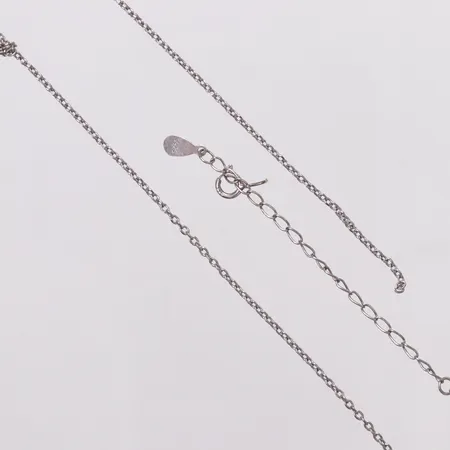 Kedja ca 46cm, defekt av, knut, 925/1000 silver Vikt: 2,2 g