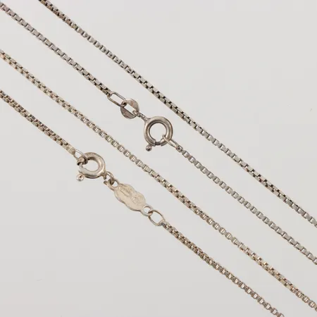 Två kedjor venezia, 38-40cm, 835-925/1000 silver, 6,1g.