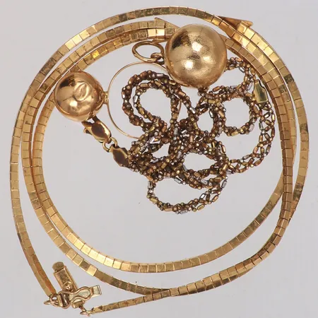 Diverse guld, defekt, 18K  Vikt: 35,7 g