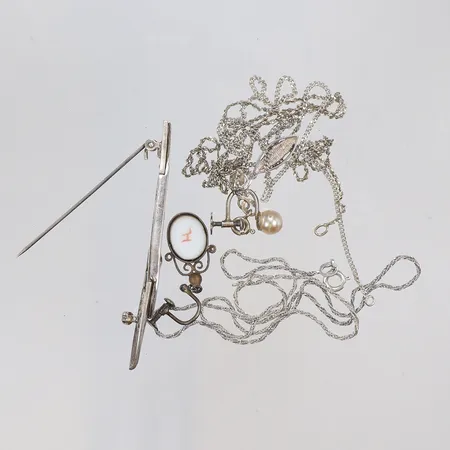 Diverse silver, delvis med defekter, stenaar och plast silver 830-925/1000 Vikt: 16,8 g