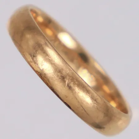 Ring, slät, stl 15¾, Schalin, gravyr, år 2004, 18K Vikt: 2,9 g