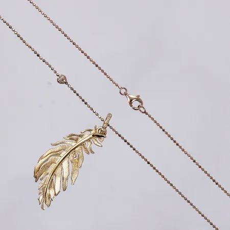 Kedja med hänge kullänk förgyllt silver längd kedja: ca 80cm, längd hänge: ca 4,5cm, bredd: ca 18mm, 925/1000 silver Vikt: 7,5 g