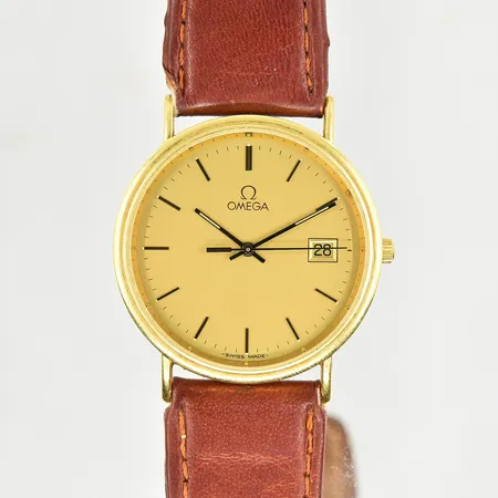 Herrur Omega 18K, boett Ø33 mm, quartz, datum, läderband ej original, boettnr 1967500, serienr 58644006, cal 1530, ca 1980-tal, fungerade vid testtillfället, inga tillbehör, bruttovikt 31,9g Vikt: 0 g