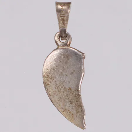 Hänge hjärthalva, längd 25mm, bredd 8,2mm, silver 925/1000 Vikt: 1 g