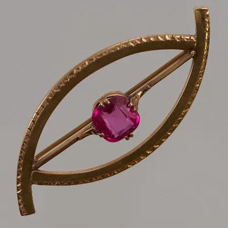 Brosch, 57mm, syntetisk spinell, 14K 9,1g.