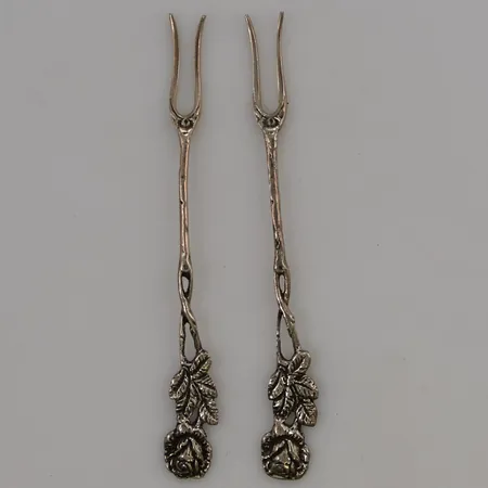 2 Cocktailgafflar, 9cm, 830/1000 Silver 7,7g.