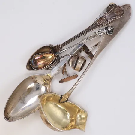 Diverse silver, defekt, gravyr, silver 813-925/1000 Vikt: 175,9 g