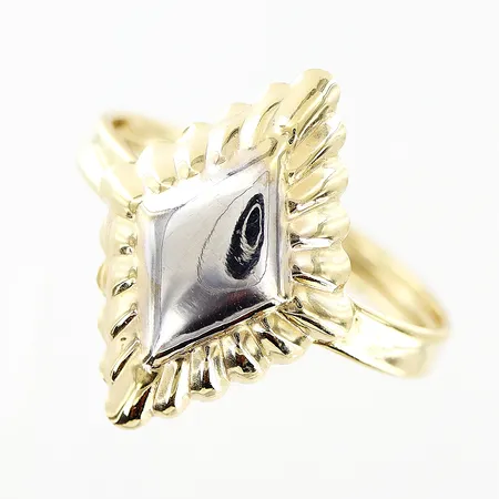 Ring, stl 18¾, bredd 2,5-20mm, 14K Vikt: 0,9 g