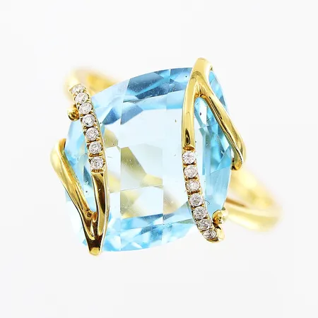 Ring, topas 9,23ct, diamanter 0,05ctv enligt gravyr, stl 17, 18K Vikt: 4,3 g